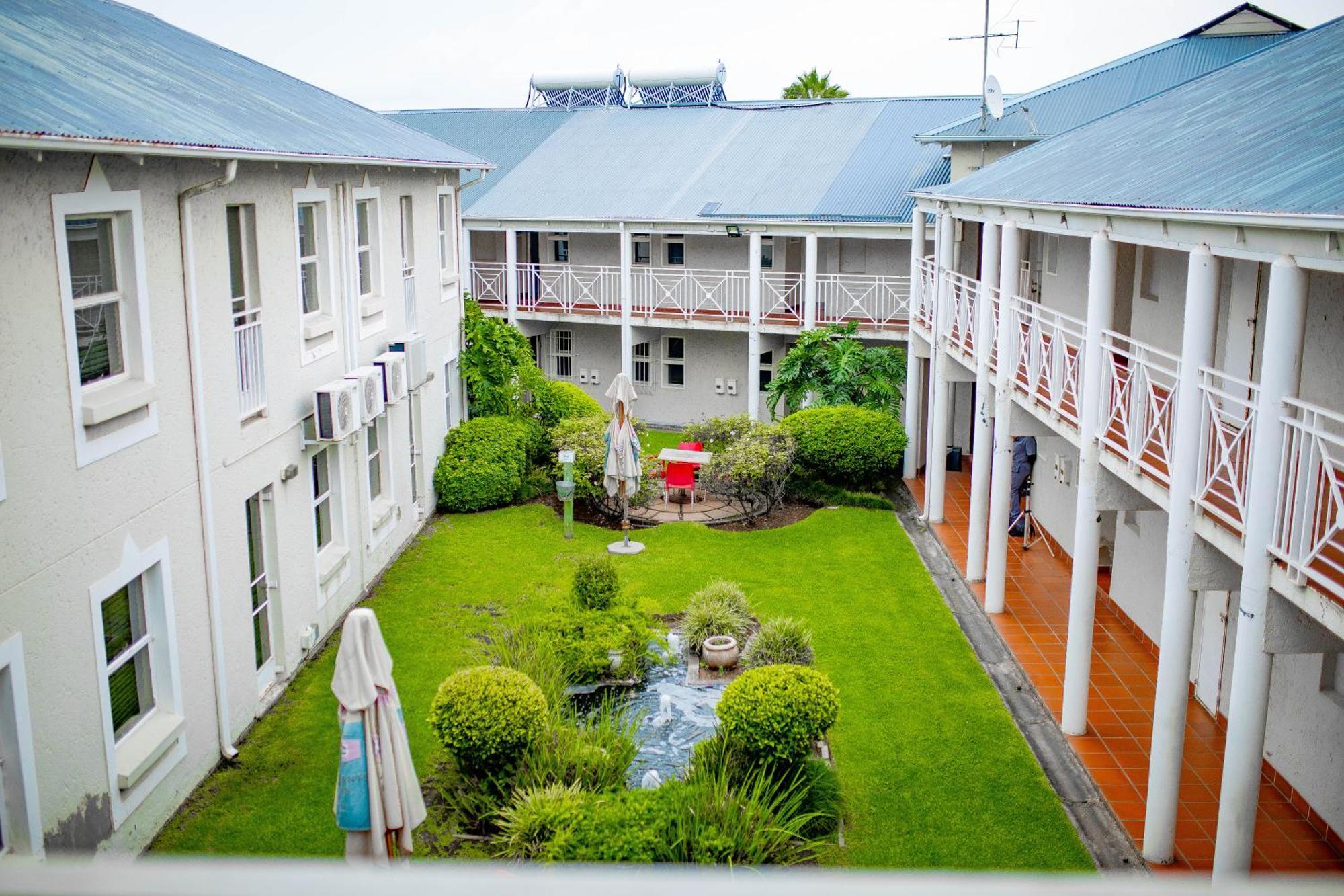 Vetho 2 Apartments Or Tambo Airport Kempton Park Exterior photo
