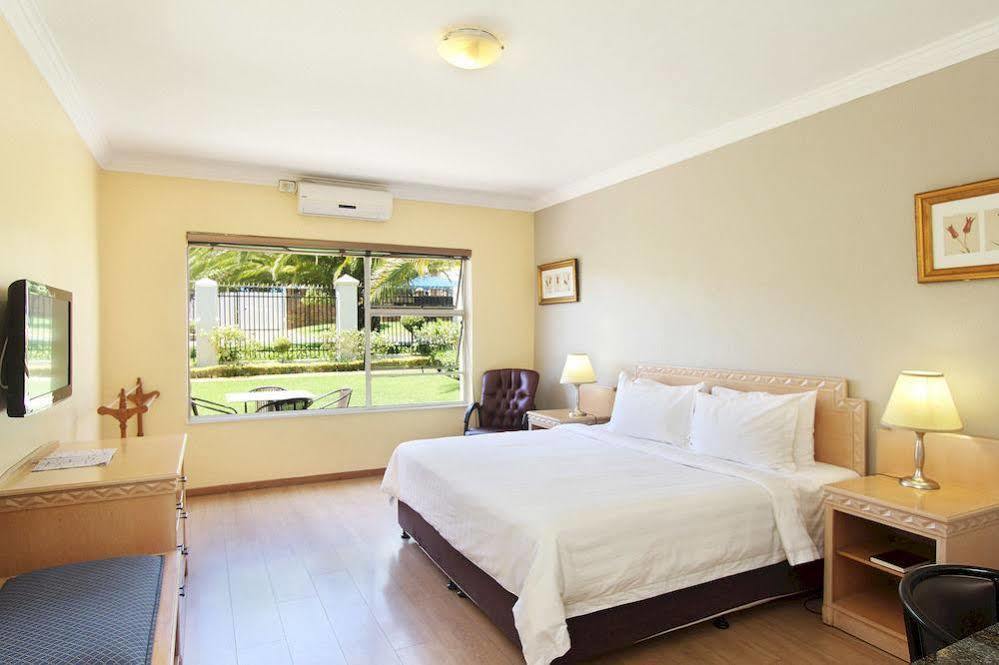 Vetho 2 Apartments Or Tambo Airport Kempton Park Exterior photo