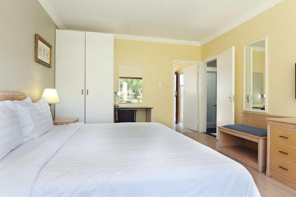 Vetho 2 Apartments Or Tambo Airport Kempton Park Exterior photo