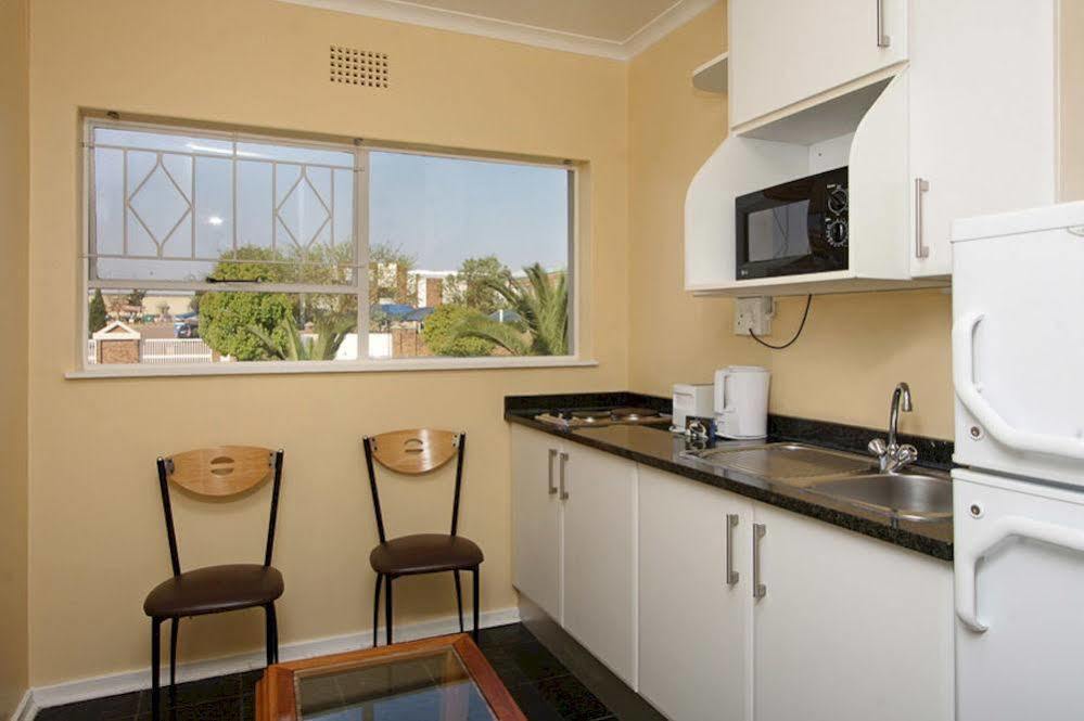 Vetho 2 Apartments Or Tambo Airport Kempton Park Exterior photo