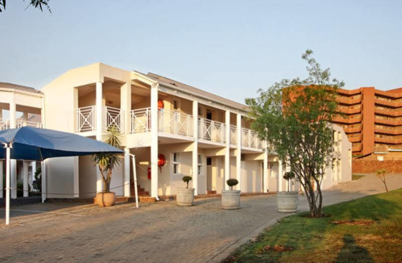 Vetho 2 Apartments Or Tambo Airport Kempton Park Exterior photo